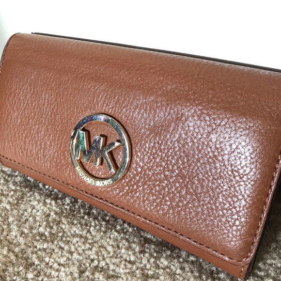 Michael Kors wallet - Picture 2 of 6